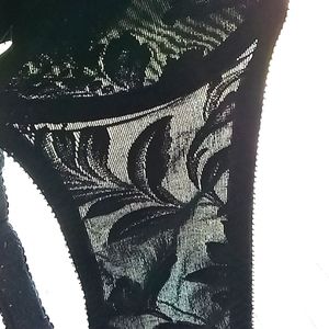 OLGA Minimizer Bra Size 40D. Supportive sheer black stretch underwire.